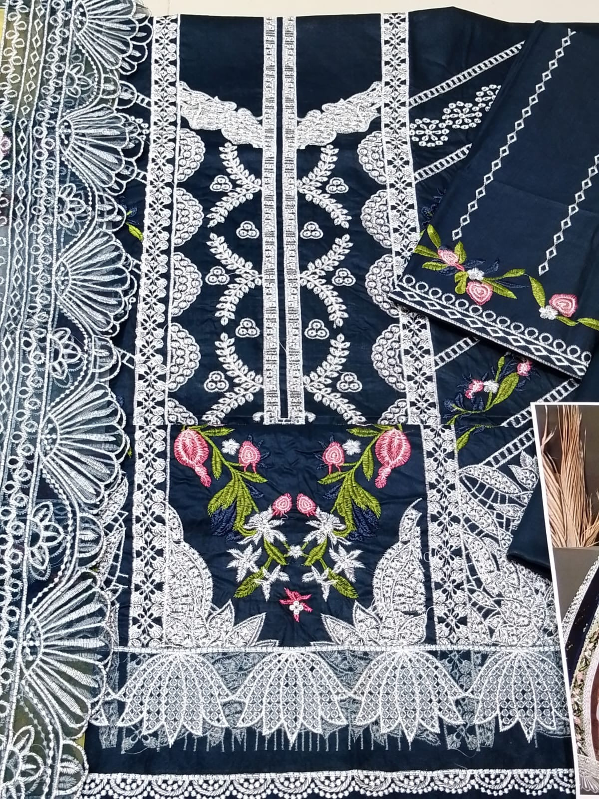 Crimson Lawn cotton Embroidery 3pcs collection unstich